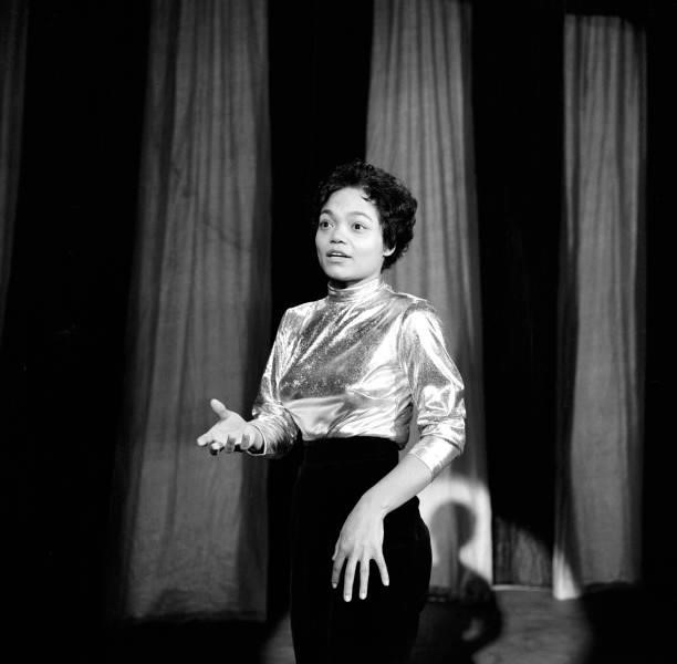 Eartha Kitt performs on the CBS television show "Toast of the Town