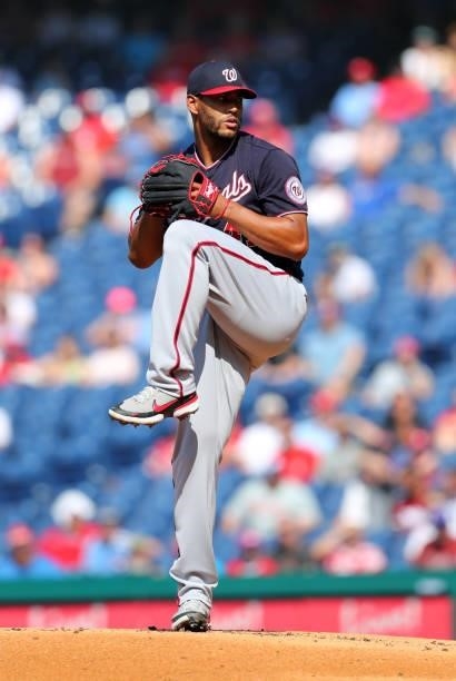 Joe Ross of the Washington Nationals throws a pitch in the first inning during a game against the Philadelphia Phillies at Citizens Bank Park on June...