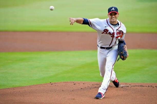 Charlie Morton of the Atlanta Braves pitches in the first inning against the Los Angeles Dodgers at Truist Park on June 5, 2021 in Atlanta, Georgia.