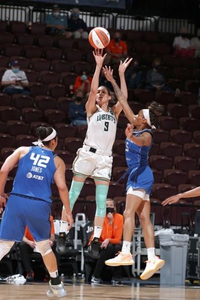 Rebecca Allen of the New York Liberty shoots the ball against the Connecticut Sun on June 5, 2021 at Mohegan Sun Arena in Uncasville, Connecticut....
