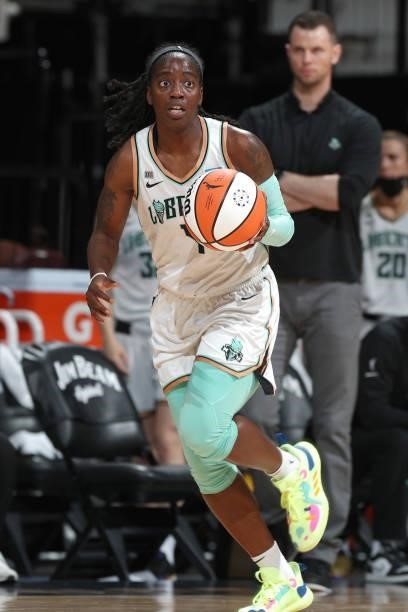 Jazmine Jones of the New York Liberty handles the ball against the Connecticut Sun on June 5, 2021 at Mohegan Sun Arena in Uncasville, Connecticut....