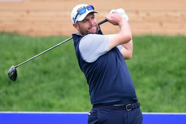 Matthew Southgate hits a tee shot during Day Two of The Porsche European Open at Green Eagle Golf Course on June 6, 2021 in Hamburg, Germany.
