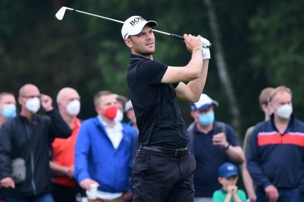 Martin Kaymer hits a tee shot during Day Two of The Porsche European Open at Green Eagle Golf Course on June 6, 2021 in Hamburg, Germany.