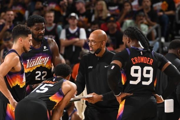 Head Coach Monty Williams of the Phoenix Suns talks with Deandre Ayton, Devin Booker, Cameron Payne and Jae Crowder during Round 2, Game 1 of the...