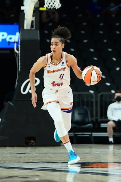 Skylar Diggins-Smith of the Phoenix Mercury handles the ball against the Dallas Wings on June 8, 2021 at Phoenix Suns Arena in Phoenix, Arizona. NOTE...