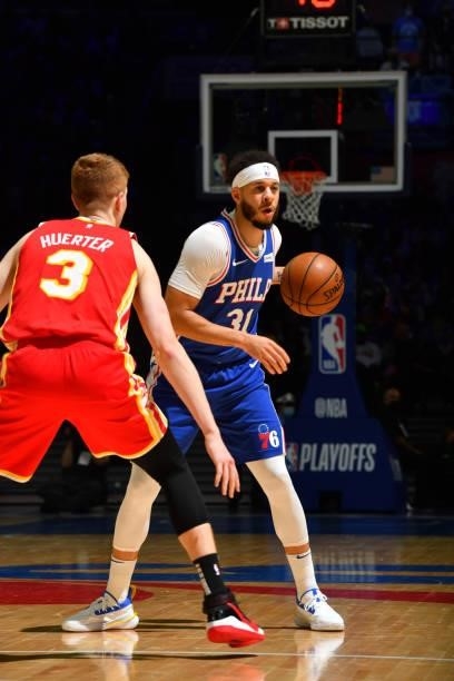 Seth Curry of the Philadelphia 76ers handles the ball against the Atlanta Hawks during Round 2, Game 2 of the Eastern Conference Playoffs on June 8,...