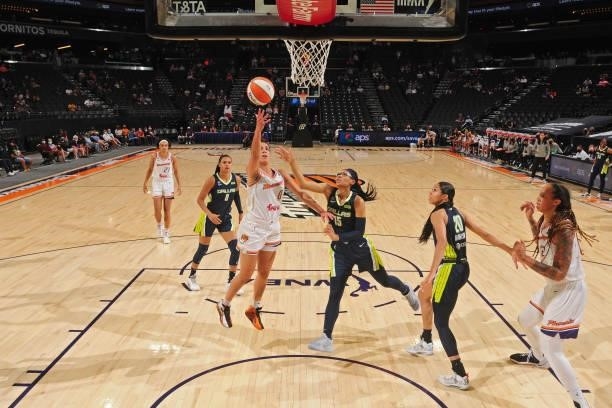 Kia Nurse of the Phoenix Mercury shoots the ball against the Dallas Wings on June 8, 2021 at Phoenix Suns Arena in Phoenix, Arizona. NOTE TO USER:...