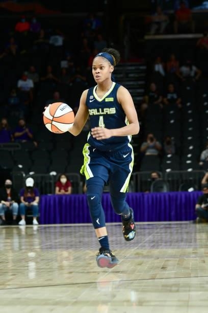 Moriah Jefferson of the Dallas Wings handles the ball against the Phoenix Mercury on June 8, 2021 at Phoenix Suns Arena in Phoenix, Arizona. NOTE TO...