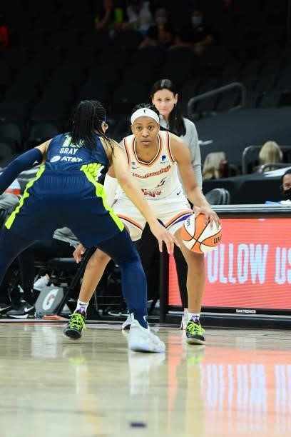 Shey Peddy of the Phoenix Mercury handles the ball against the Dallas Wings on June 8, 2021 at Phoenix Suns Arena in Phoenix, Arizona. NOTE TO USER:...