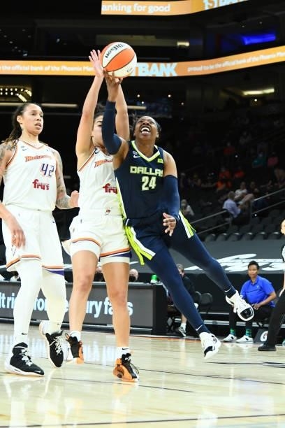 Arike Ogunbowale of the Dallas Wings drives to the basket against the Phoenix Mercury on June 8, 2021 at Phoenix Suns Arena in Phoenix, Arizona. NOTE...