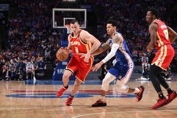 Danilo Gallinari of the Atlanta Hawks drives to the basket against the Atlanta Hawks during Round 2, Game 2 of the Eastern Conference Playoffs on...
