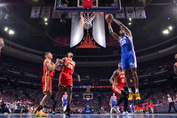 Dwight Howard of the Philadelphia 76ers grabs the rebound against the Atlanta Hawks during Round 2, Game 2 of the Eastern Conference Playoffs on June...