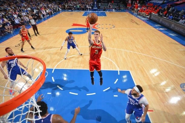 Kevin Huerter of the Atlanta Hawks shoots the ball against the Philadelphia 76ers during Round 2, Game 2 of the Eastern Conference Playoffs on June...