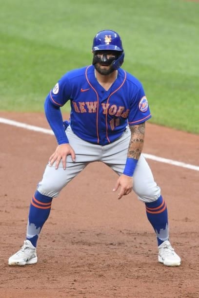 Kevin Pillar of the New York Mets leads off first base in the second inning during a game against the Baltimore Orioles at Oriole Park at Camden...