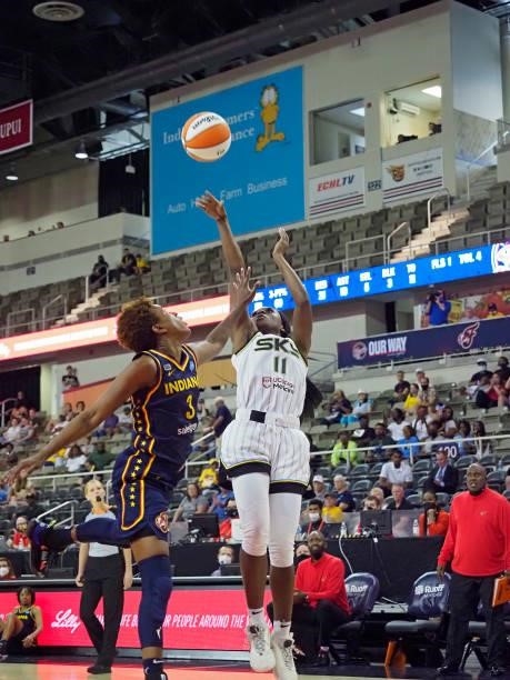 Dana Evans of the Chicago Sky shoots the ball against the Indiana Fever on June 12, 2021 at Bankers Life Fieldhouse in Indianapolis, Indiana. NOTE TO...