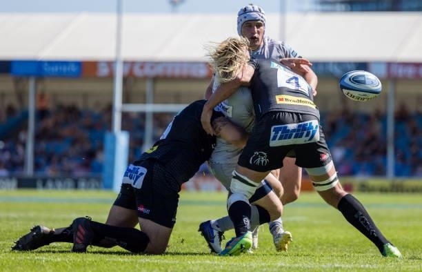 Sale Sharks' Faf de Klerk is tackled high by Exeter Chiefs' Sam Skinner resulting in a red card during the Gallagher Premiership Rugby match between...