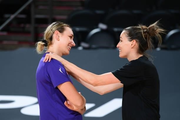 Alanna Smith of the Phoenix Mercury tails with Rebecca Allen of the New York Liberty before the game on June 13, 2021 at Phoenix Suns Arena in...