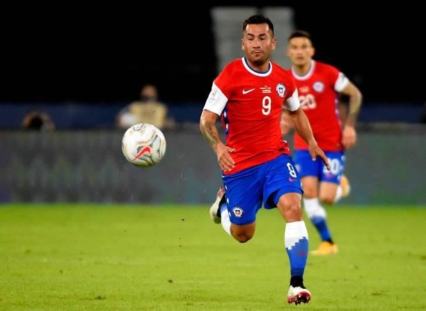 Jean Meneses of Chile in action ,during the match between Argentina and Chile as part of Conmebol Copa America Brazil 2021 at Estadio Olímpico Nilton...