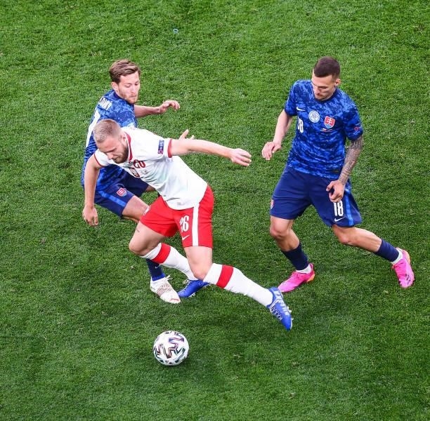Tymoteusz Puchacz Patrik Hrosovsky Lukas Haraslin during the UEFA EURO 2020 Group E football match between Poland and Slovakia at the Saint...