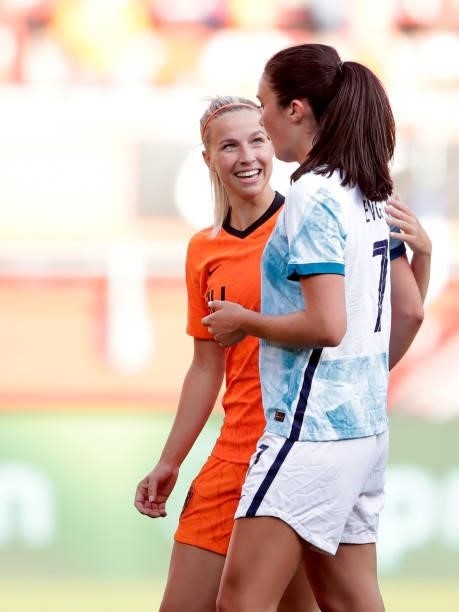 Jackie Groenen of Holland Women, Ingrid Syrstad Engen of Norway Women during the International Friendly Women match between Holland v Norway at the...