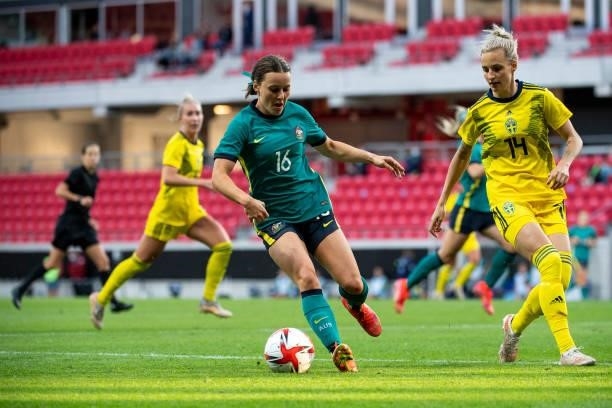 Hayley Raso of Australia and Nathalie Bjorn of Sweden during the Women's International Friendly match between Sweden and Australia at Guldfageln...