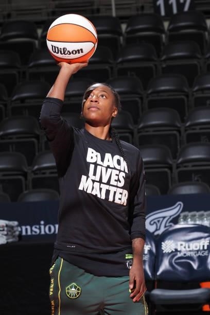Jewell Loyd of the Seattle Storm warms up before the game against the Indiana Fever on June 15, 2021 at Bankers Life Fieldhouse in Indianapolis,...