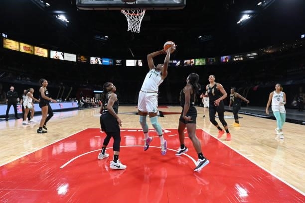 Reshanda Gray of the New York Liberty shoots the ball against the Las Vegas Aces on June 15, 2021 at Michelob ULTRA Arena in Las Vegas, Nevada. NOTE...