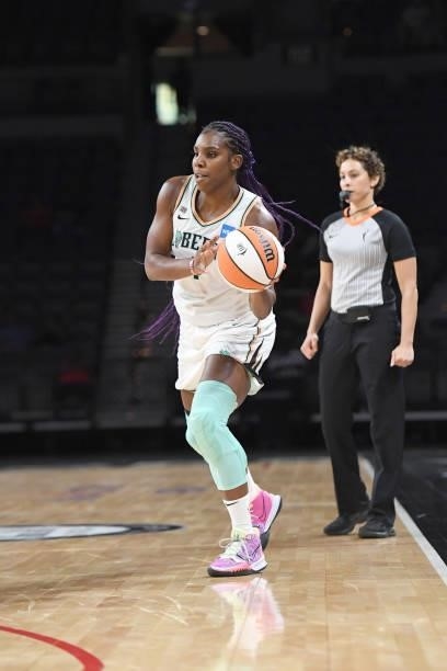 Reshanda Gray of the New York Liberty handles the ball against the Las Vegas Aces on June 15, 2021 at Michelob ULTRA Arena in Las Vegas, Nevada. NOTE...