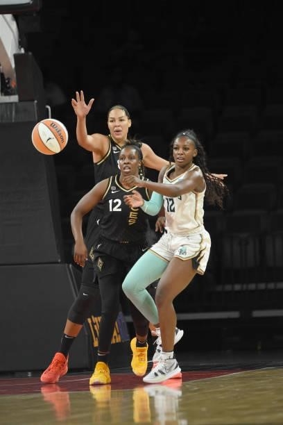 Michaela Onyenwere of the New York Liberty passes the ball against the Las Vegas Aces on June 15, 2021 at Michelob ULTRA Arena in Las Vegas, Nevada....