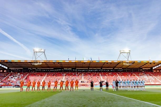 Line up Holland Women and Norway Women during the International Friendly Women match between Holland v Norway at the De Grolsch Veste on June 15,...