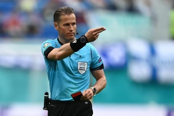 Dutch referee Danny Makkelie reacts during the UEFA EURO 2020 Group B football match between Finland and Russia at the Saint Petersburg Stadium in...