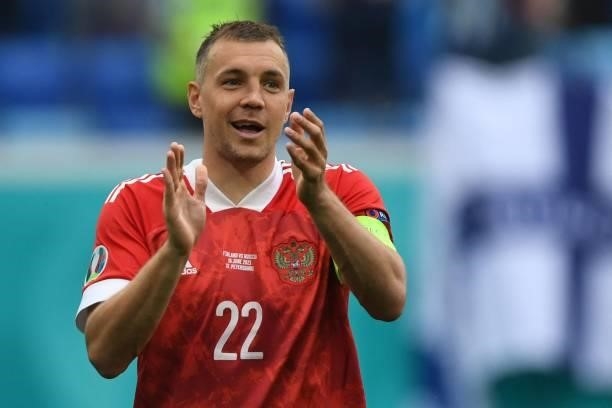 Russia's forward Artem Dzyuba celebrates after the final whistle of the UEFA EURO 2020 Group B football match between Finland and Russia at the Saint...
