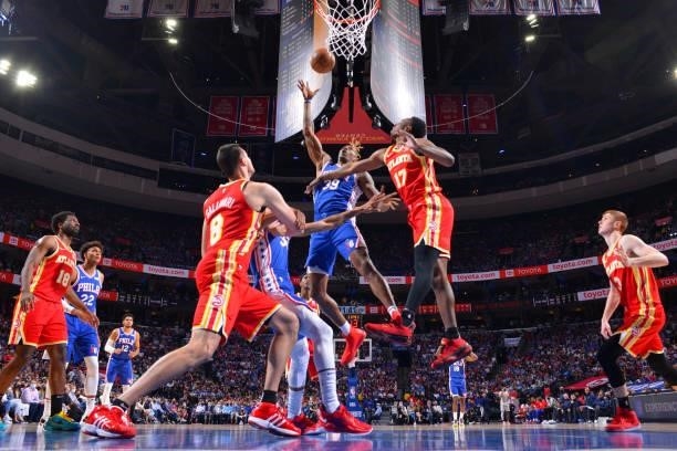 Dwight Howard of the Philadelphia 76ers shoots the ball against the Atlanta Hawks during Round 2, Game 5 of the Eastern Conference Playoffs on June...
