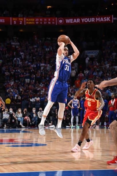 Seth Curry of the Philadelphia 76ers shoots a three-pointer against the Atlanta Hawks during Round 2, Game 5 of the Eastern Conference Playoffs on...