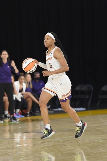 Shey Peddy of the Phoenix Mercury dribbles the ball against the Los Angeles Sparks on June 16, 2021 at Los Angeles Convention Center in Los Angeles,...