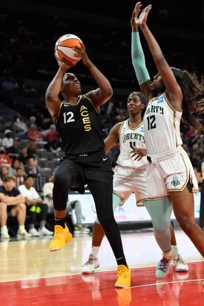 Chelsea Gray of the Las Vegas Aces shoots the ball during the game against the New York Liberty on June 17, 2021 at Michelob ULTRA Arena in Las...