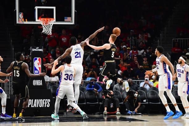 Kevin Huerter of the Atlanta Hawks shoots the ball against the Philadelphia 76ers during Round 2, Game 6 of the Eastern Conference Playoffs on June...