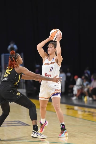 Kia Nurse of the Phoenix Mercury handles the ball against Bria Holmes of the Los Angeles Sparks on June 18, 2021 at the Los Angeles Convention Center...