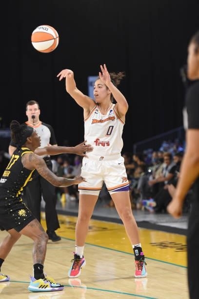 Kia Nurse of the Phoenix Mercury passes the ball against the Los Angeles Sparks on June 18, 2021 at the Los Angeles Convention Center in Los Angeles,...
