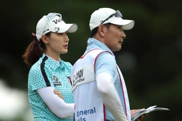 During the second round of the Meijer LPGA Classic for Simply Give golf tournament at Blythefield Country Club in Belmont, MI, USA Friday, June 18,...