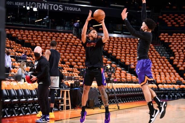 Cameron Payne of the Phoenix Suns warms up before the game against the LA Clippers during Game 1 of the Western Conference Finals of the 2021 NBA...