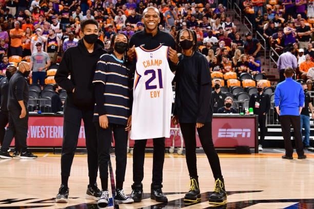 General Manager James Jones of the Phoenix Suns receives the Executive of the Year award before the game against the LA Clippers during Game 1 of the...