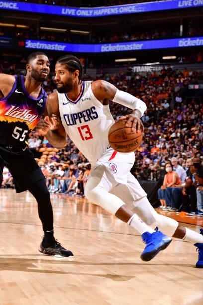 Paul George of the LA Clippers drives to the basket during the game against the Phoenix Suns during Game 1 of the Western Conference Finals of the...
