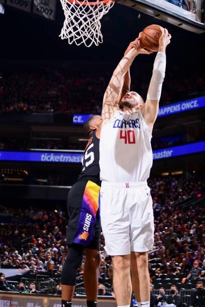 Ivica Zubac of the LA Clippers drives to the basket during the game against the Phoenix Suns during Game 1 of the Western Conference Finals of the...