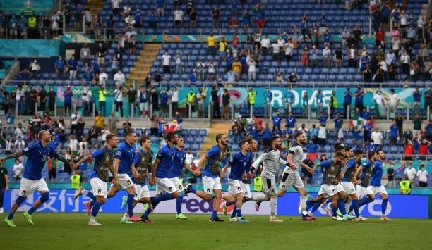 Players of Italy celebrate after the match during the UEFA Euro 2020 Championship Group A match between Italy and Wales at Olimpico Stadium on June...