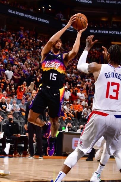 Cameron Payne of the Phoenix Suns shoots the ball during the game against the LA Clippers during Game 1 of the Western Conference Finals of the 2021...