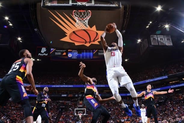Paul George of the LA Clippers drives to the basket during the game against the Phoenix Suns during Game 1 of the Western Conference Finals of the...