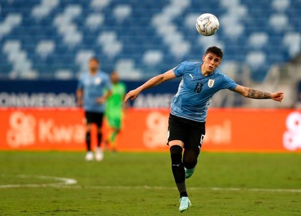 Giovanni Gonzalez of Uruguay heads the ball during the match between Uruguay and Chile as part of Conmebol Copa America Brazil 2021 at Arena Pantanal...