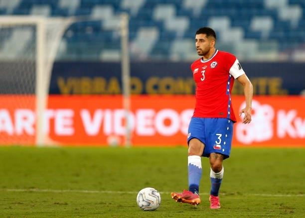 Guillermo Maripan of Chile in action during the match between Uruguay and Chile as part of Conmebol Copa America Brazil 2021 at Arena Pantanal on...