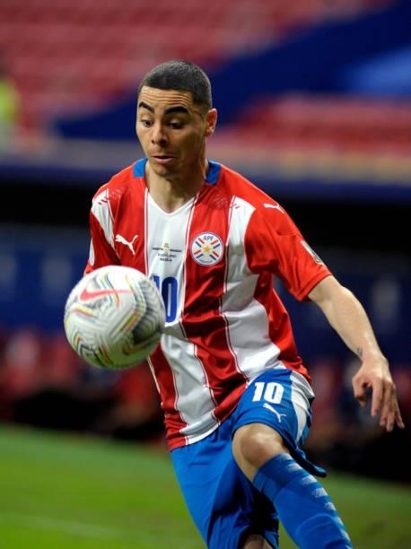 Miguel Almiron of Paraguay controls the ball during the match between Argentina and Paraguay at Mane Garrincha Stadium on June 21, 2021 in Brasilia,...